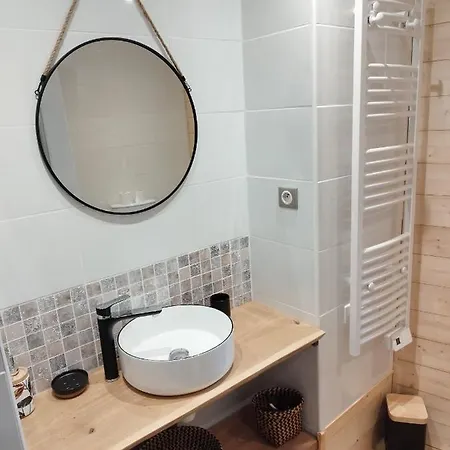 Дом отдыха Agreable Maison Au Centre D'arreau Pour 8 Pers *