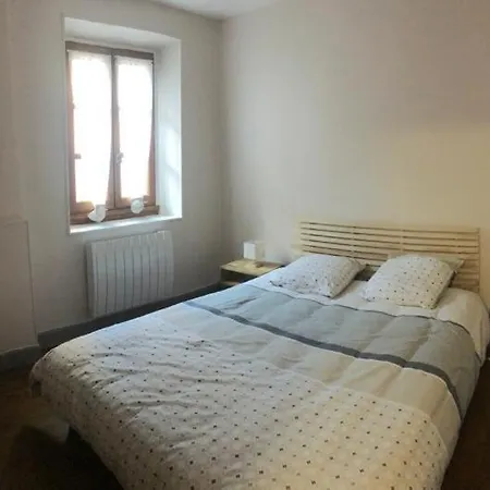 Agreable Maison Au Centre D'arreau Pour 8 Pers Арро
